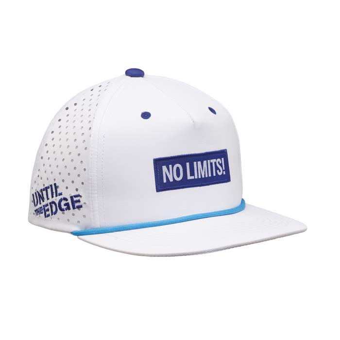 Visière plate en pongé léger. Dos en maille perforée et cordon de couleur contrastée en option