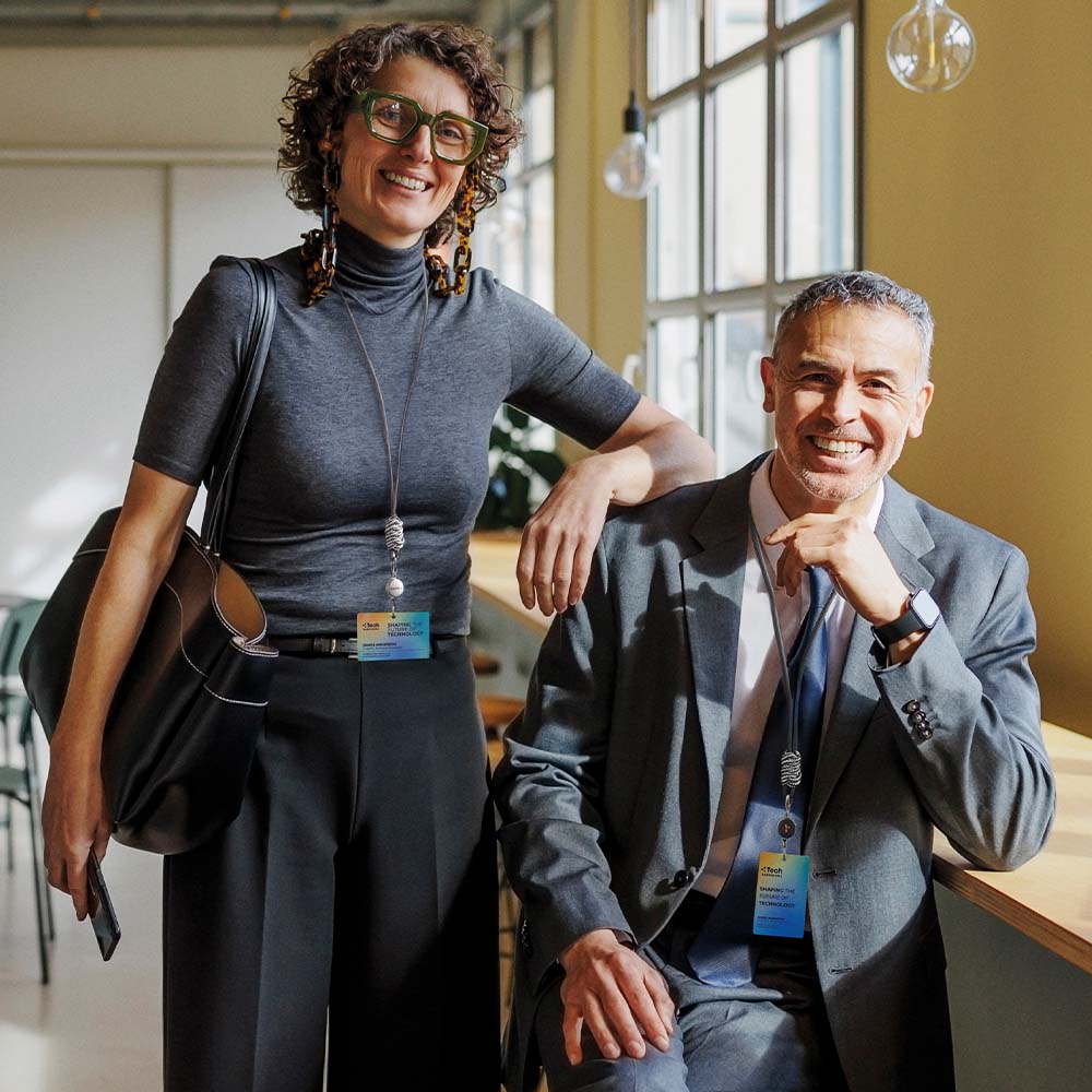 MLID01 Badges d'identification en PVC imprimés et durables (54x86mm) publicitaire personnalisé - vue 3