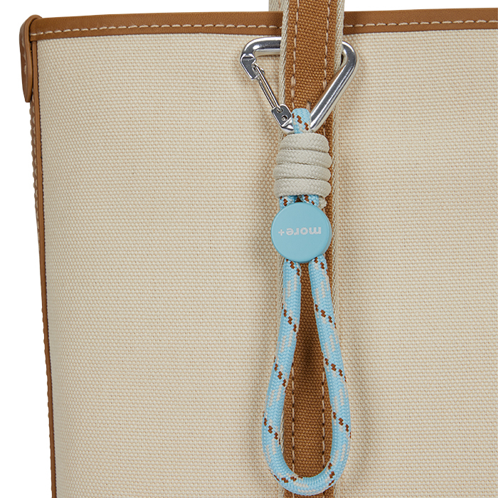 ML1098 3-tone wrist strap with contrast knot and triangle carabiner publicitaire personnalisé - vue 4